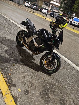 KAWASAKI Z750R