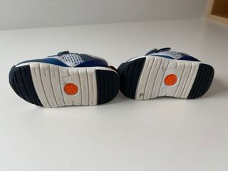 Zapatilla Biomecanics niño T.19