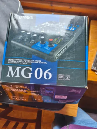Yamaha MG06 Mesa de Mezclas