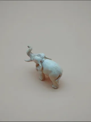 Elefante tallado a mano
