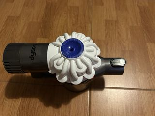 Corpo Dyson V6. Funziona bene. Senza batteria