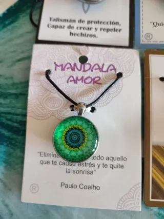 Collar con colgante de mandala