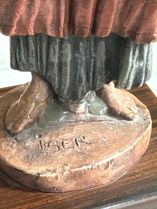 Figura ISER 1986 Mujer con Niño