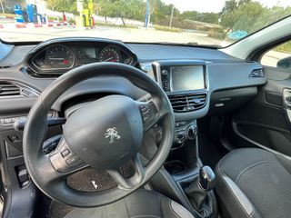 Peugeot 208 2016