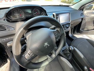 Peugeot 208 2016