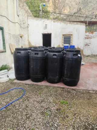 Budines 220l con tapadera de rosca