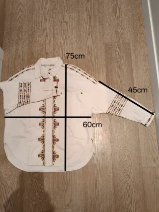 Chaqueta vaquera ZARA bordada blanca