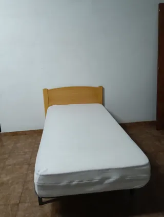 Somier, colchón y cabecero.