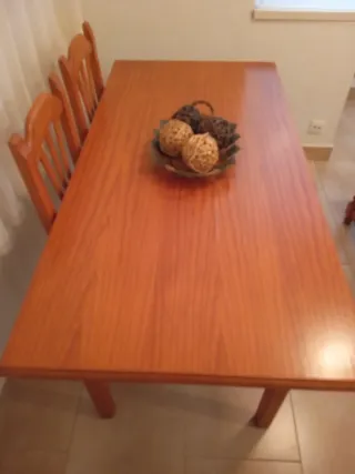 Mesa de salón provenzal + 4 sillas