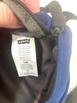 Riñonera Levi's nueva con etiqueta