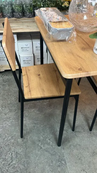 LIQUIDACION: MESA + 2 SILLAS 80X50CM