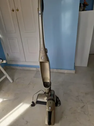 Aspiradora Bosch 18V con accesorio