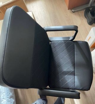 Silla de oficina IKEA negra y gris