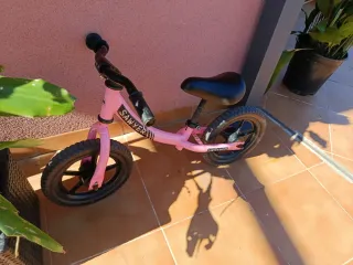 Bici sin pedales rosa Sawyer