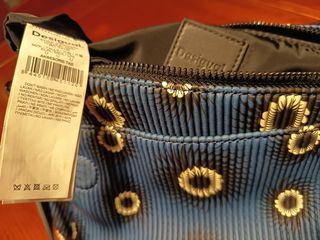 Bolso Desigual con llavero cartera