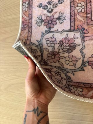 Alfombra estilo vintage rosa y beige