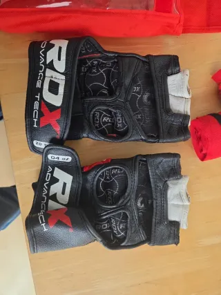 Guantes MMA RDX con vendajes