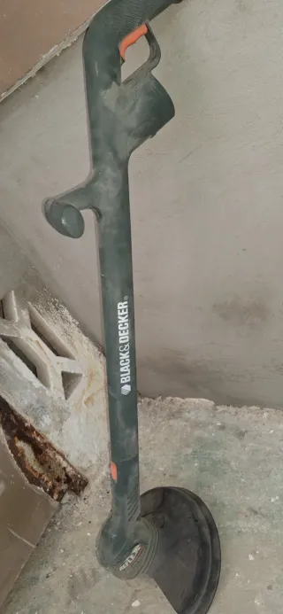 Desbrozadora eléctrica Black & Decker