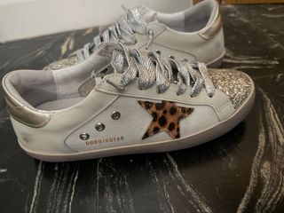 Golden Goose Zapatillas Blancas y Doradas