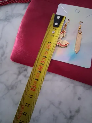 Pendientes largos de lápiz y viruta