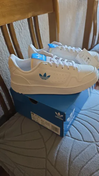Zapatillas Adidas Blancas y Azules Talla 36