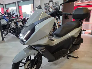 Kymco Sky Town 125 ABS Gris 2025