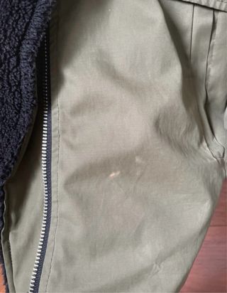 Parka verde militar con forro negro