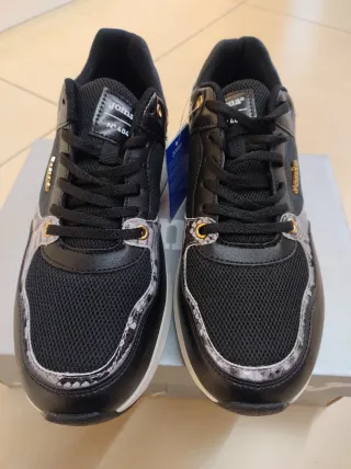 Deportivas Joma Mujer Negro y Dorado