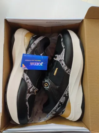 Deportivas Joma Mujer Negro y Dorado