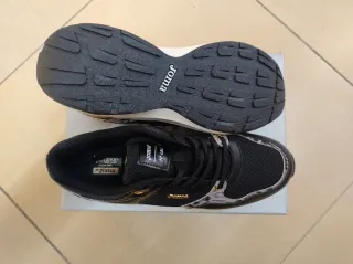 Deportivas Joma Mujer Negro y Dorado