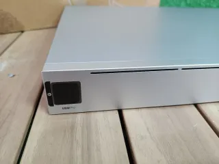 Ubiquiti USW-PRO-24 Switch