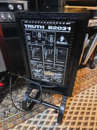 Altavoces Behringer Truth B2031 Activos