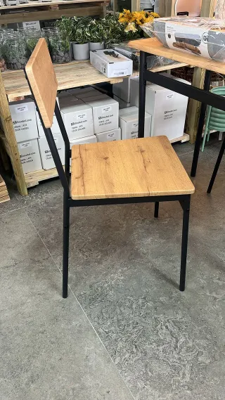 LIQUIDACION: MESA + 2 SILLAS 80X50CM