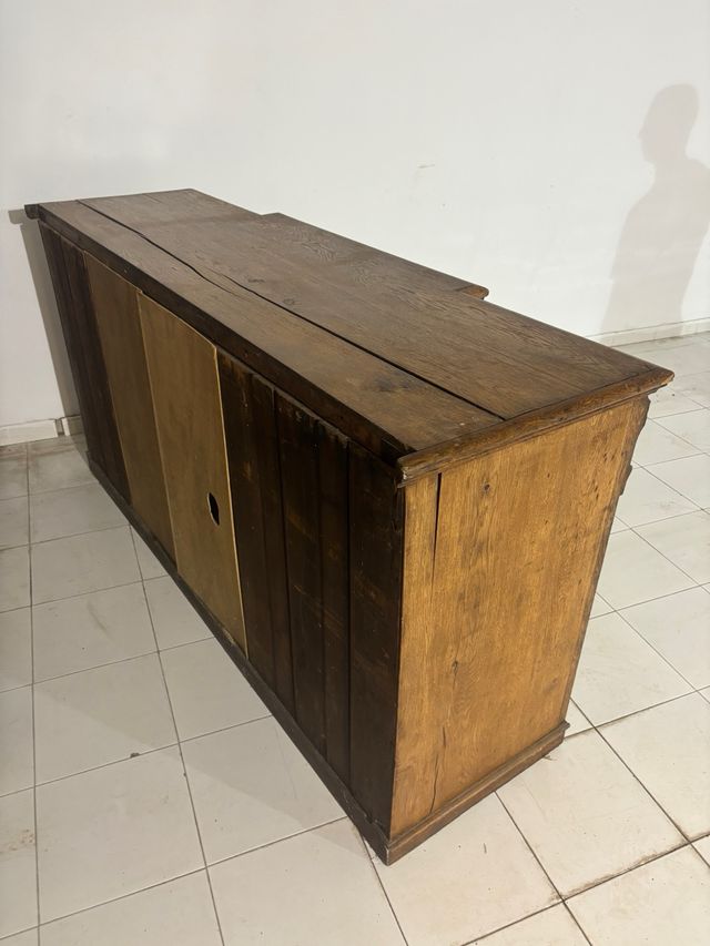 Aparador antiguo de madera