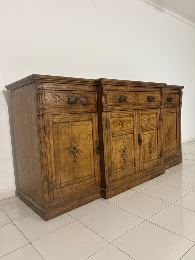 Aparador antiguo de madera