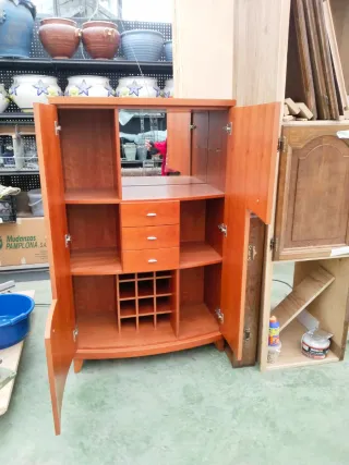 Mueble auxiliar de madera
