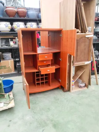 Mueble auxiliar de madera