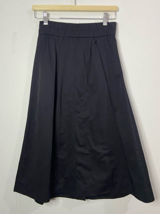 Falda midi Stradivarius negra talla S