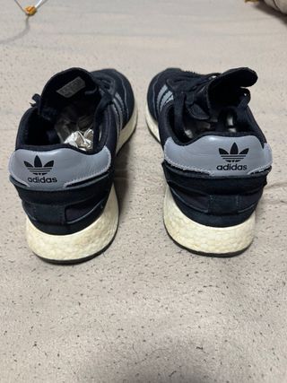 Zapatillas Adidas Negras y Grises