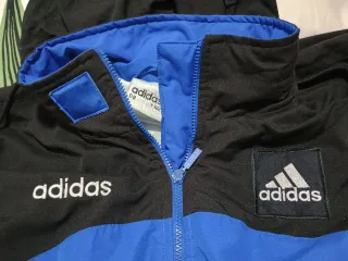 Chaqueta Adidas Vintage Negra en muy buen estado