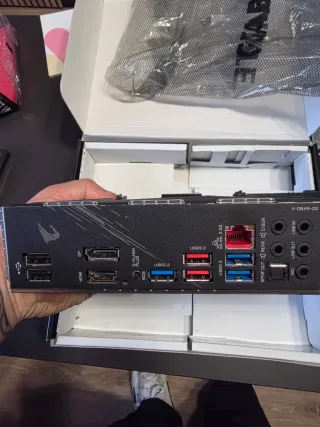 Gigabyte B550 AORUS ELITE V2 AM4