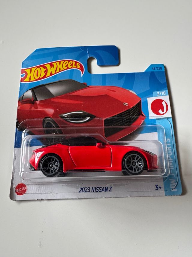 Hot Wheels 2023 Nissan Z Rojo