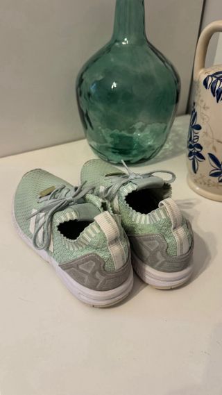 Zapatillas Adidas Verdes y Blancas