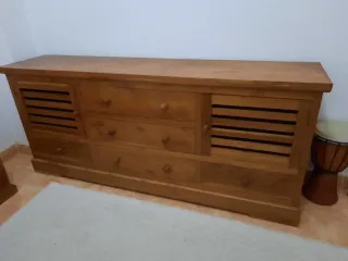 Aparador de madera maciza