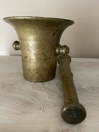 Mortaio antico in ottone
