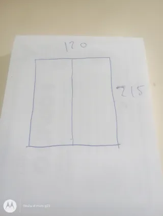 Puerta de madera con remaches