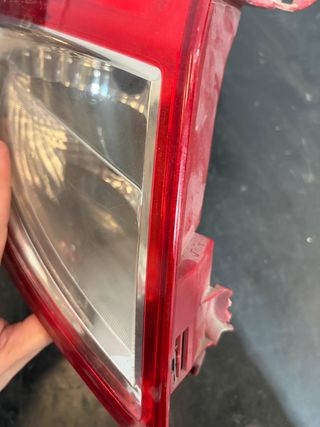 PILOTO TRASERO IZQUIERDO RENAULT CLIO III AÑO 2009