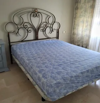 Cama doble con somier y colchón