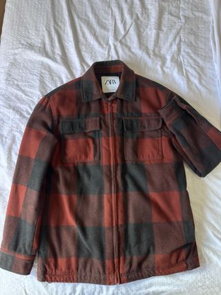 Chaqueta Zara cuadros rojo y negro