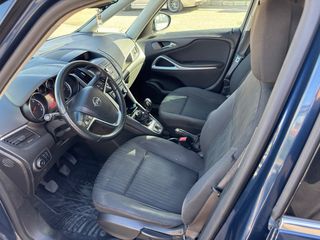 Opel Zafira Tourer 2013